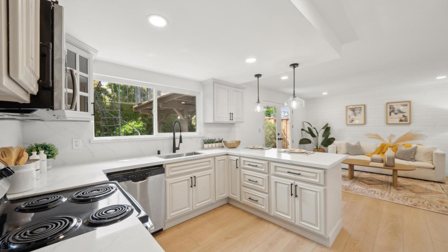 Detail Gallery Image 6 of 33 For 1121 Monica Ln, San Jose,  CA 95128 - 4 Beds | 2/1 Baths