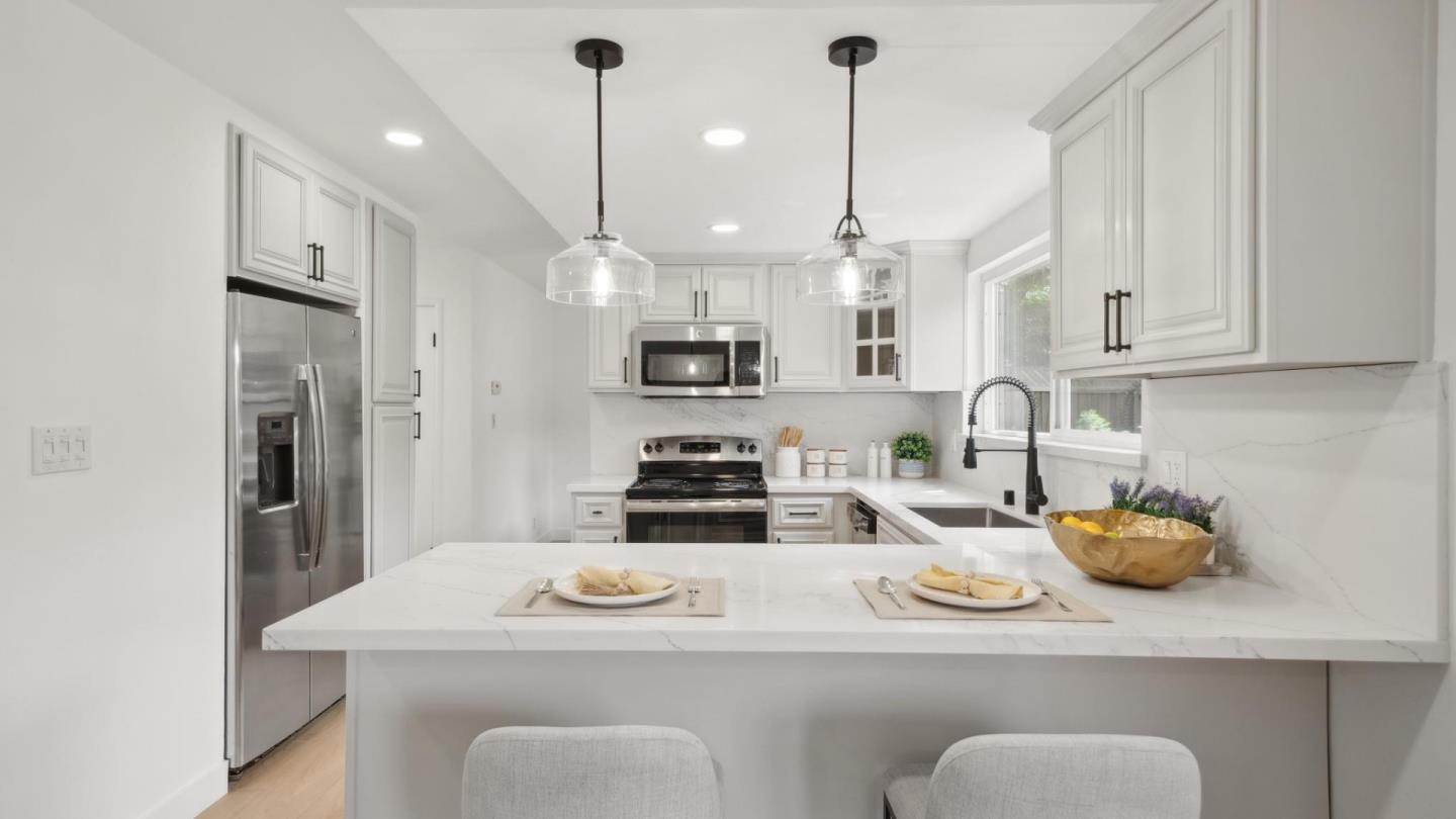 Detail Gallery Image 8 of 33 For 1121 Monica Ln, San Jose,  CA 95128 - 4 Beds | 2/1 Baths