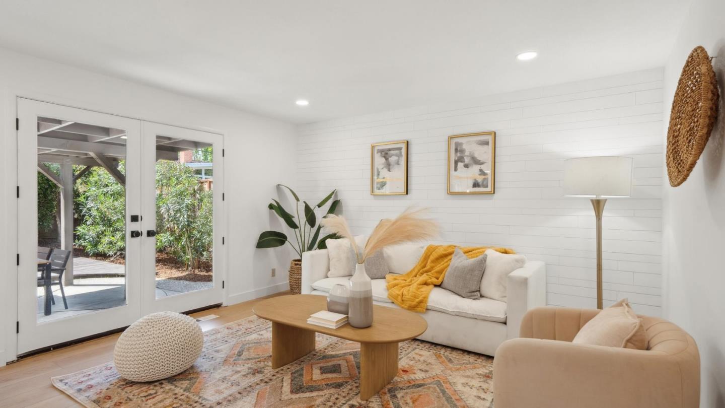 Detail Gallery Image 9 of 33 For 1121 Monica Ln, San Jose,  CA 95128 - 4 Beds | 2/1 Baths