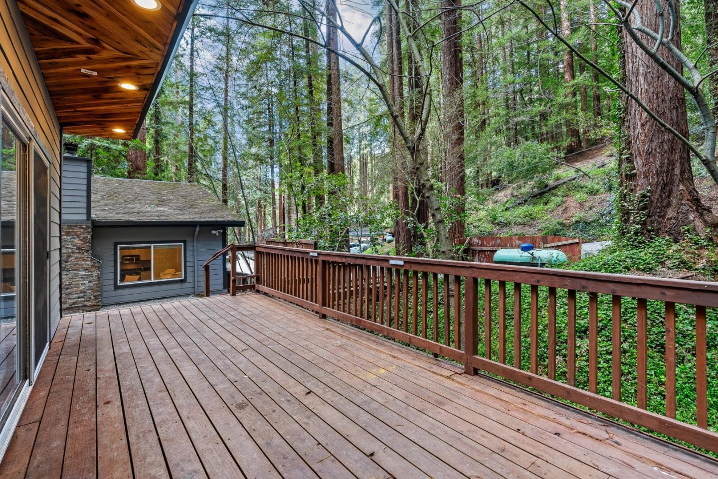 Detail Gallery Image 10 of 33 For 18460 Circle Dr, Los Gatos,  CA 95033 - 2 Beds | 2 Baths