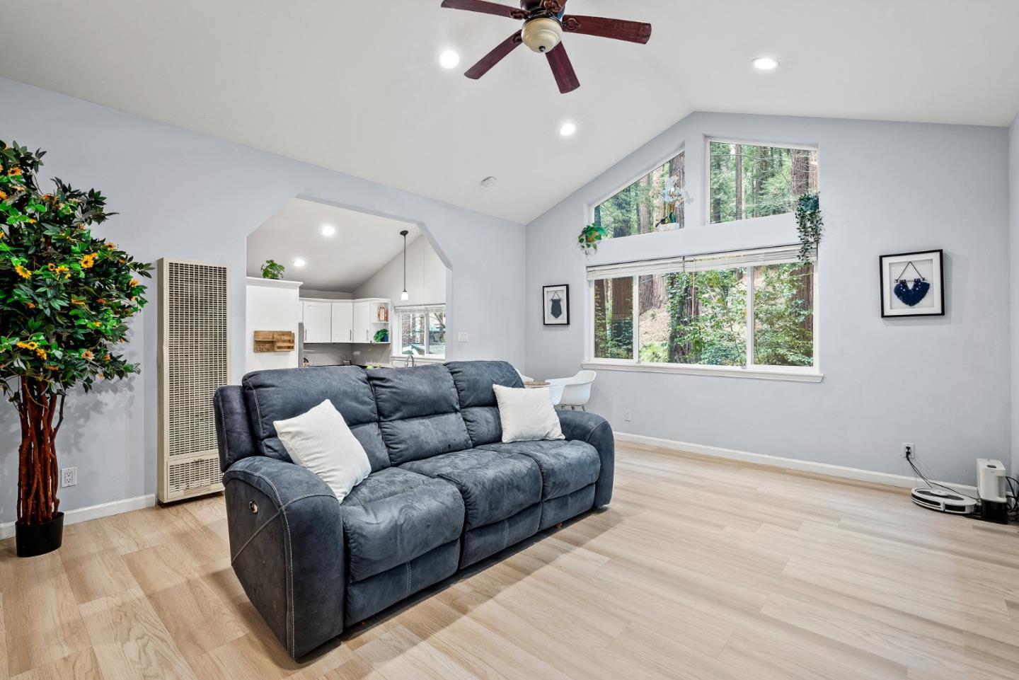 Detail Gallery Image 12 of 33 For 18460 Circle Dr, Los Gatos,  CA 95033 - 2 Beds | 2 Baths