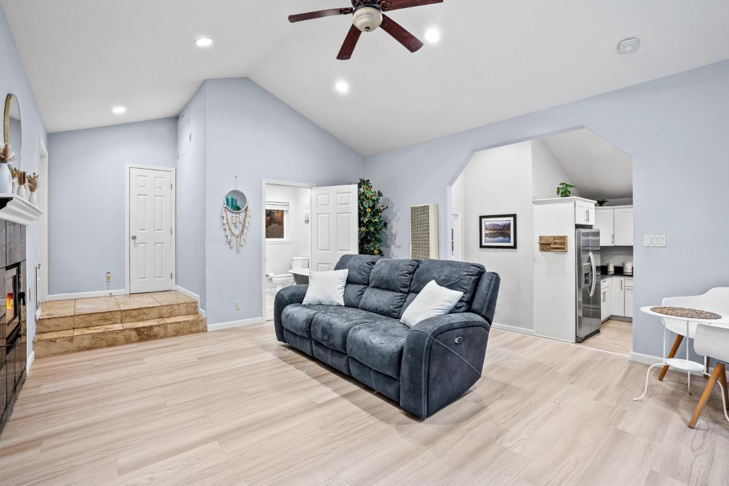 Detail Gallery Image 15 of 33 For 18460 Circle Dr, Los Gatos,  CA 95033 - 2 Beds | 2 Baths