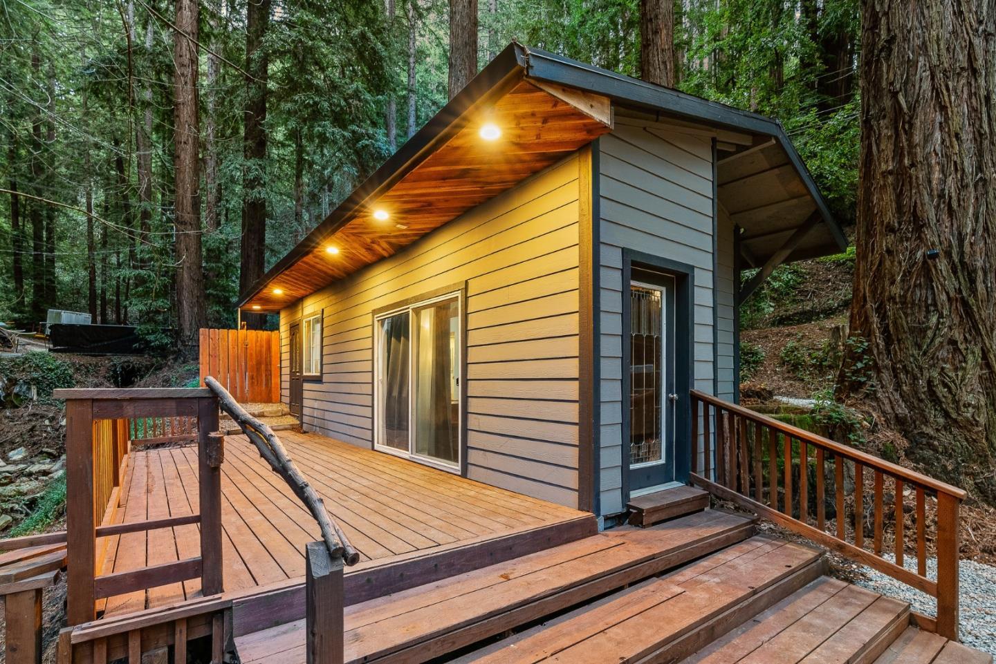 Detail Gallery Image 3 of 33 For 18460 Circle Dr, Los Gatos,  CA 95033 - 2 Beds | 2 Baths