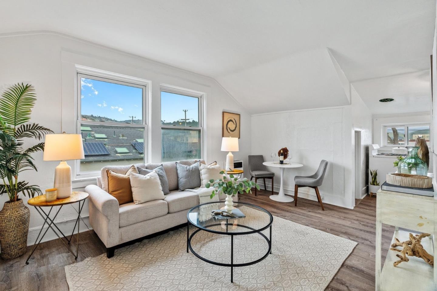 Detail Gallery Image 26 of 54 For 15 Salada Ave, Pacifica,  CA 94044 - 4 Beds | 3 Baths