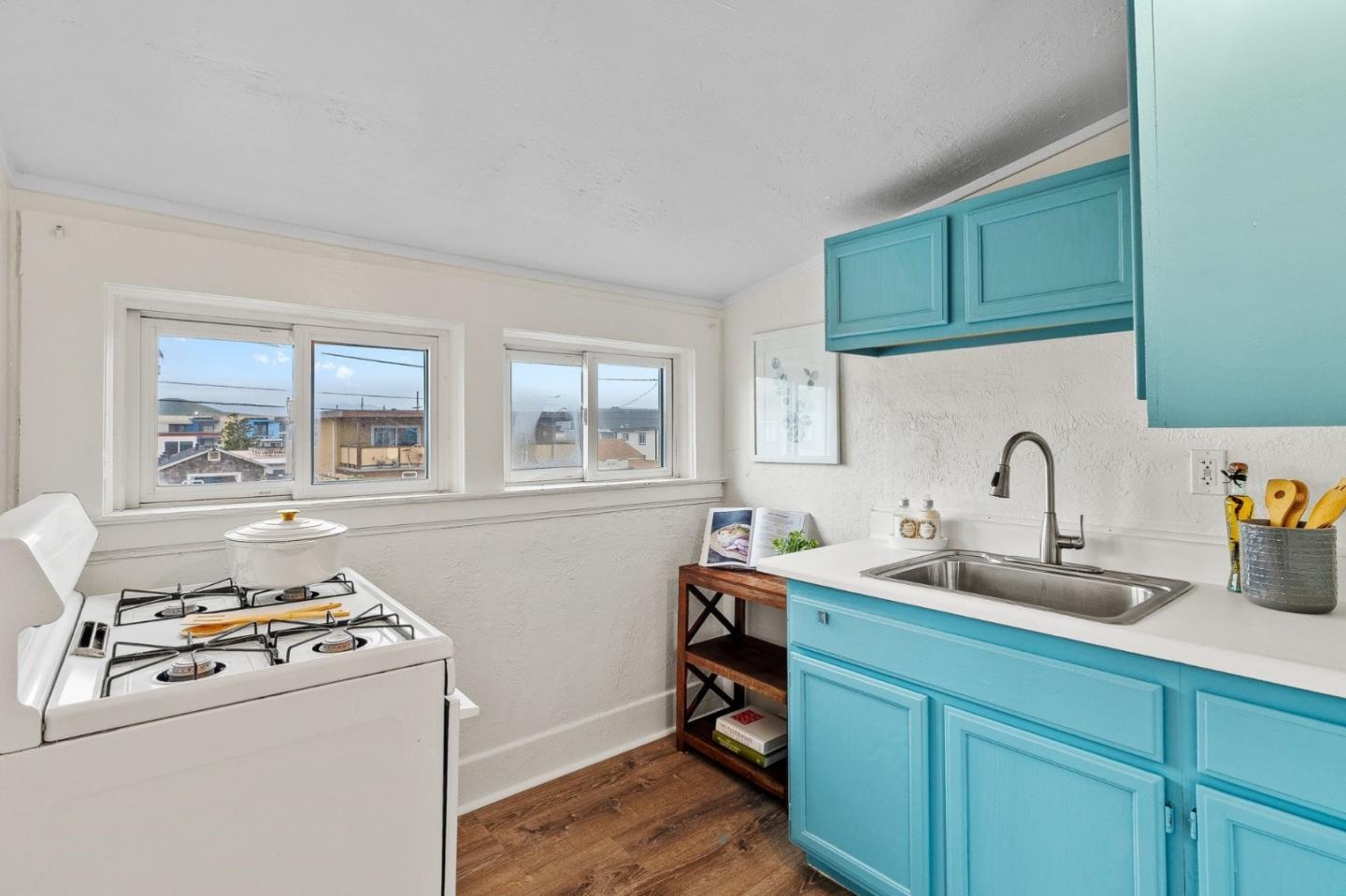 Detail Gallery Image 30 of 54 For 15 Salada Ave, Pacifica,  CA 94044 - 4 Beds | 3 Baths