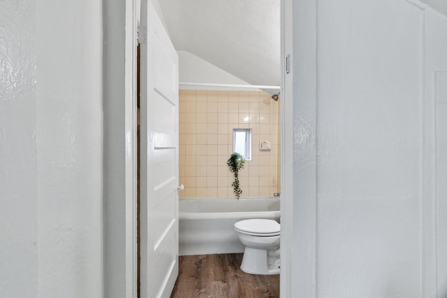 Detail Gallery Image 32 of 54 For 15 Salada Ave, Pacifica,  CA 94044 - 4 Beds | 3 Baths