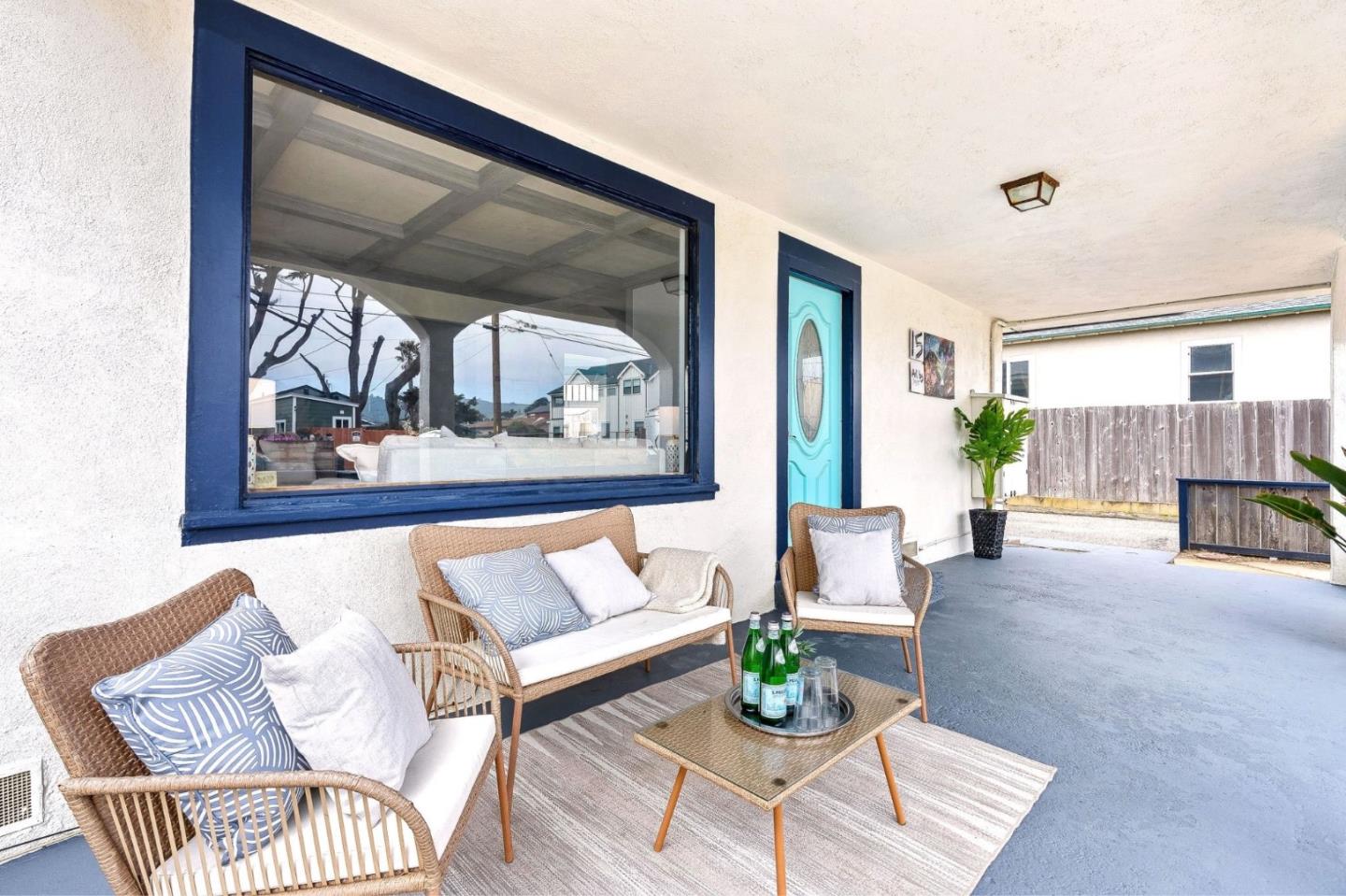 Detail Gallery Image 6 of 54 For 15 Salada Ave, Pacifica,  CA 94044 - 4 Beds | 3 Baths