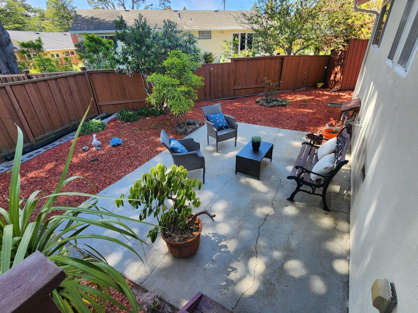 Detail Gallery Image 11 of 13 For 20 Tioga Way, Belmont,  CA 94002 - 3 Beds | 2 Baths