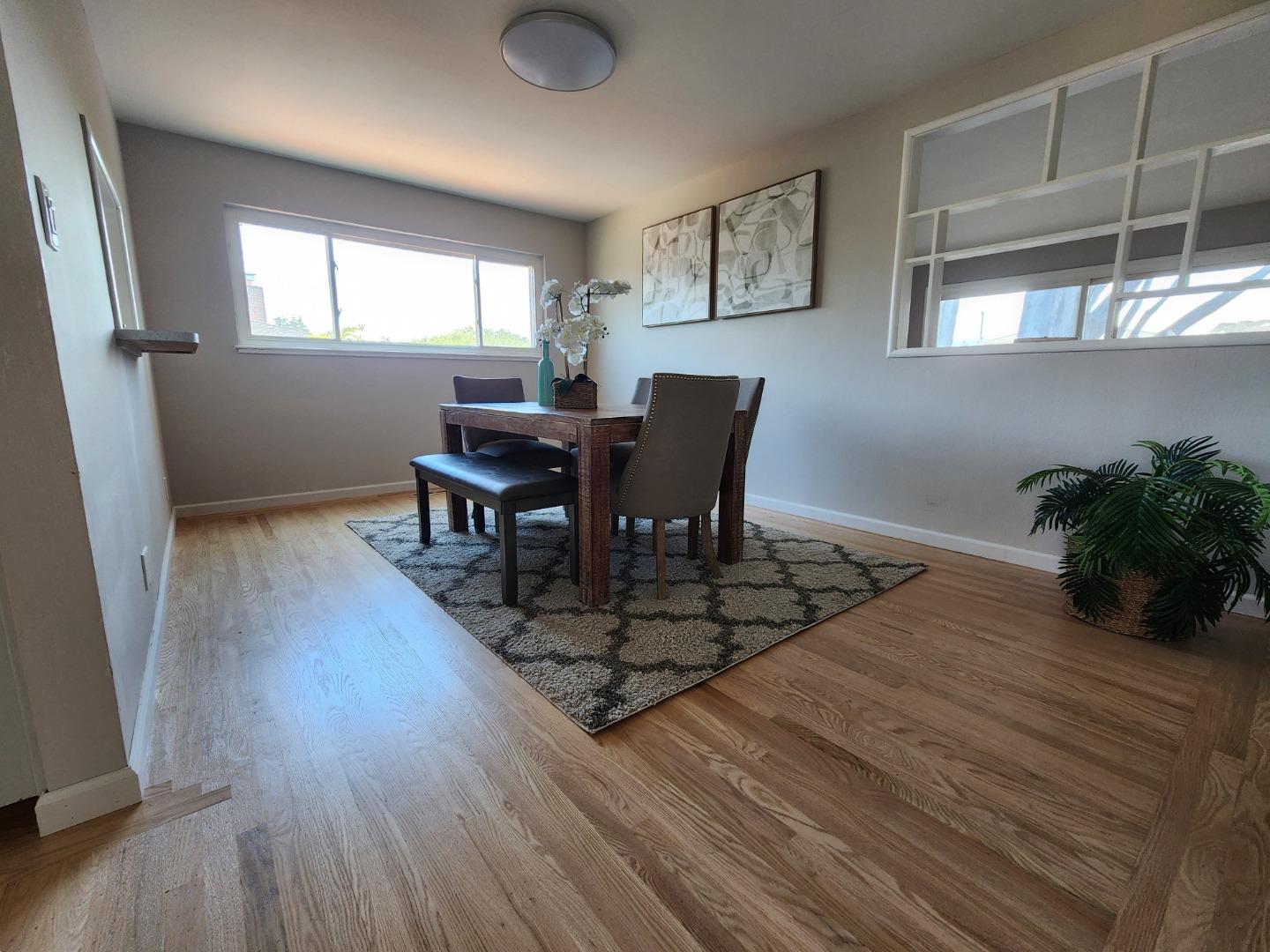 Detail Gallery Image 4 of 13 For 20 Tioga Way, Belmont,  CA 94002 - 3 Beds | 2 Baths