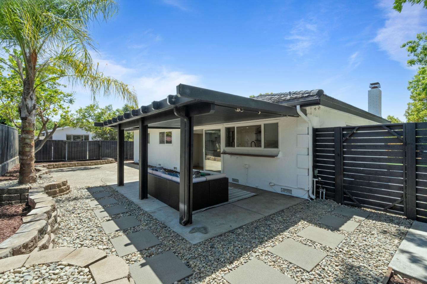 Detail Gallery Image 4 of 39 For 3516 Cuesta Dr, San Jose,  CA 95148 - 3 Beds | 2 Baths