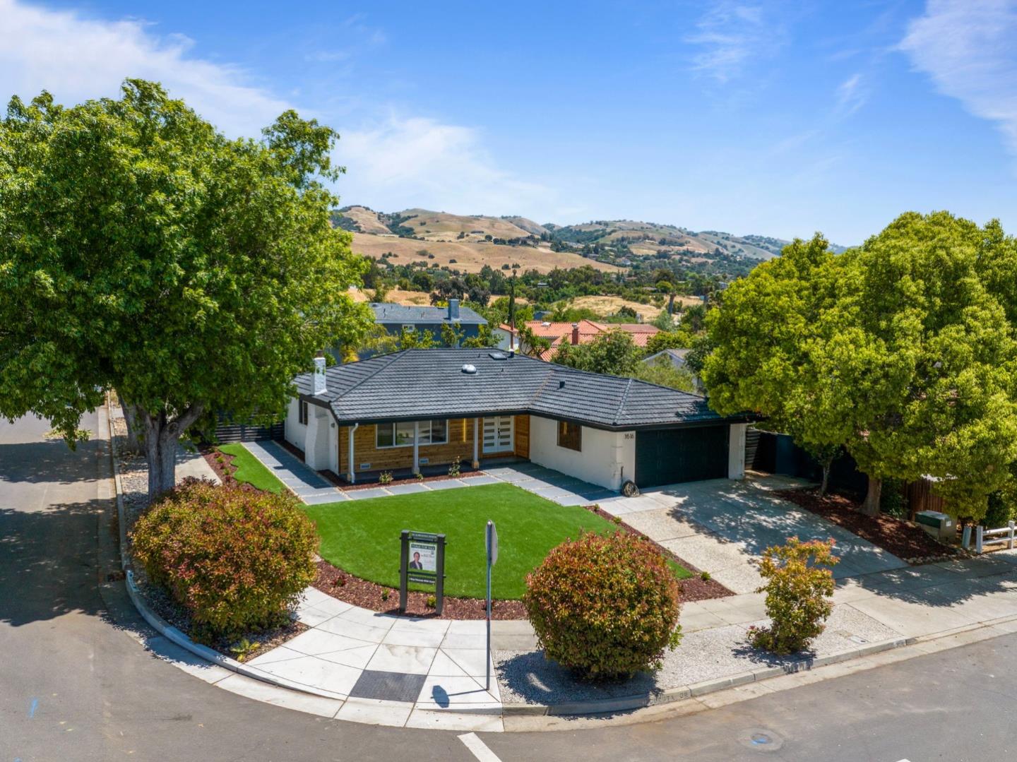 Detail Gallery Image 5 of 39 For 3516 Cuesta Dr, San Jose,  CA 95148 - 3 Beds | 2 Baths