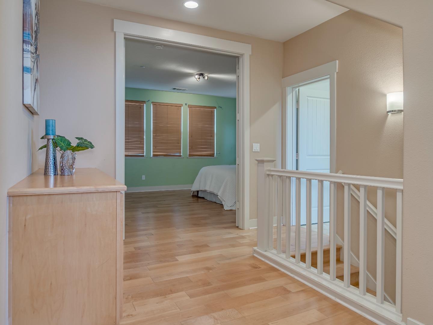 Detail Gallery Image 18 of 45 For 391 Sycamore St, Pacifica,  CA 94044 - 4 Beds | 3/1 Baths