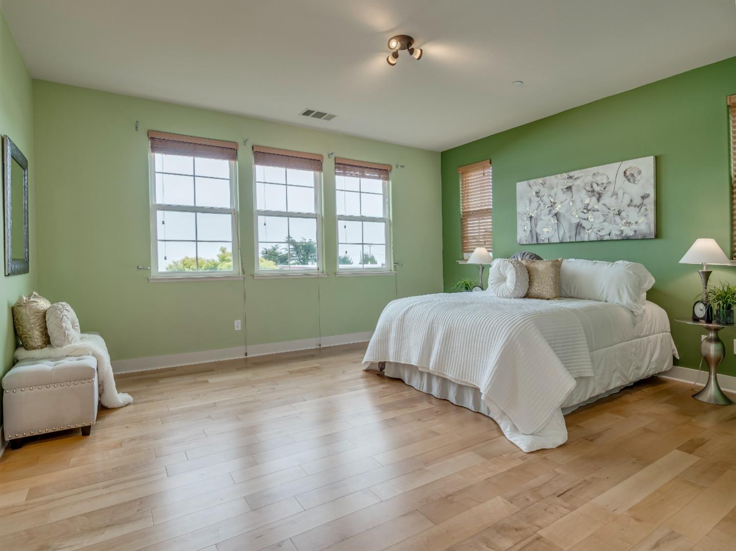 Detail Gallery Image 22 of 45 For 391 Sycamore St, Pacifica,  CA 94044 - 4 Beds | 3/1 Baths