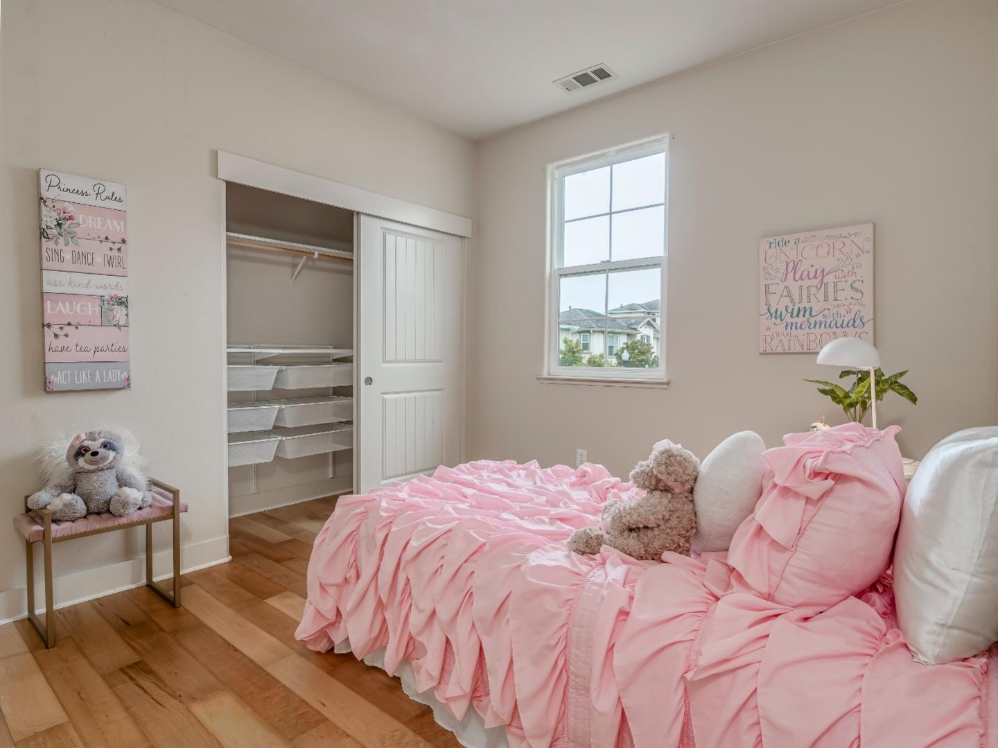 Detail Gallery Image 29 of 45 For 391 Sycamore St, Pacifica,  CA 94044 - 4 Beds | 3/1 Baths