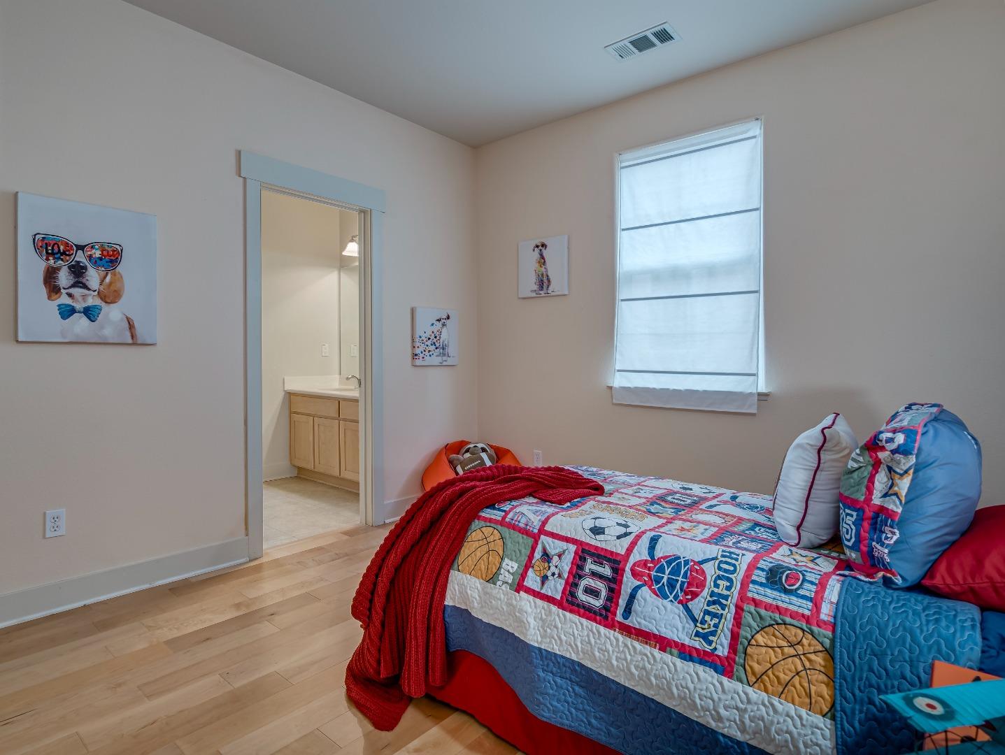 Detail Gallery Image 33 of 45 For 391 Sycamore St, Pacifica,  CA 94044 - 4 Beds | 3/1 Baths