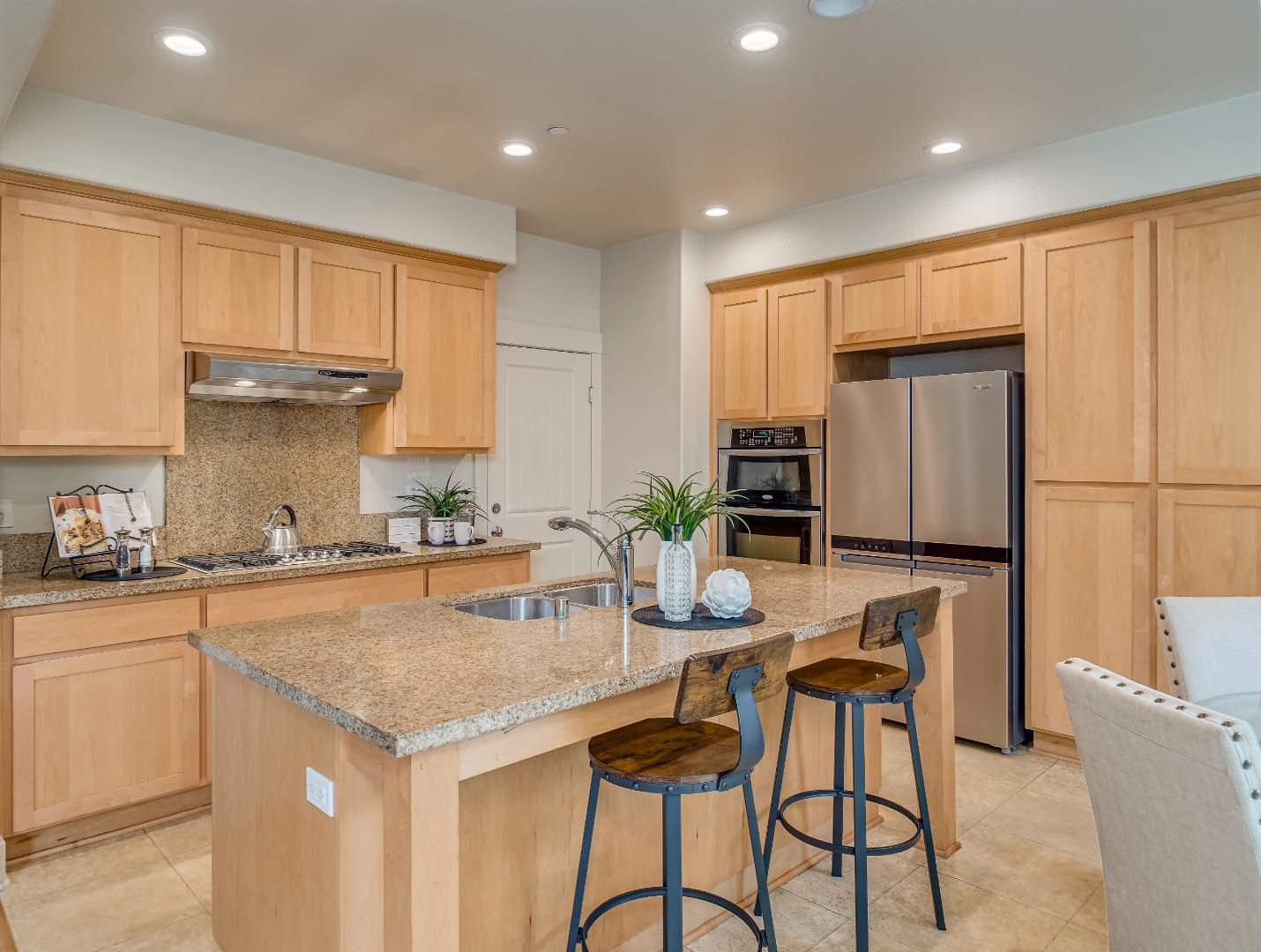 Detail Gallery Image 6 of 45 For 391 Sycamore St, Pacifica,  CA 94044 - 4 Beds | 3/1 Baths