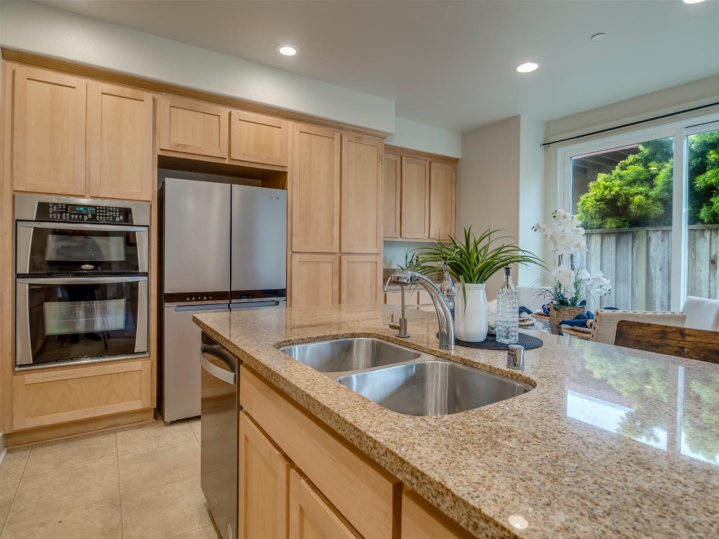 Detail Gallery Image 7 of 45 For 391 Sycamore St, Pacifica,  CA 94044 - 4 Beds | 3/1 Baths