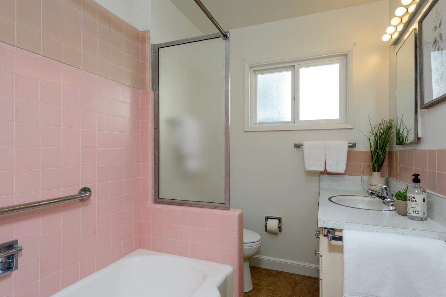 Detail Gallery Image 12 of 16 For 3223 Monterey St, San Mateo,  CA 94403 - 3 Beds | 1/1 Baths