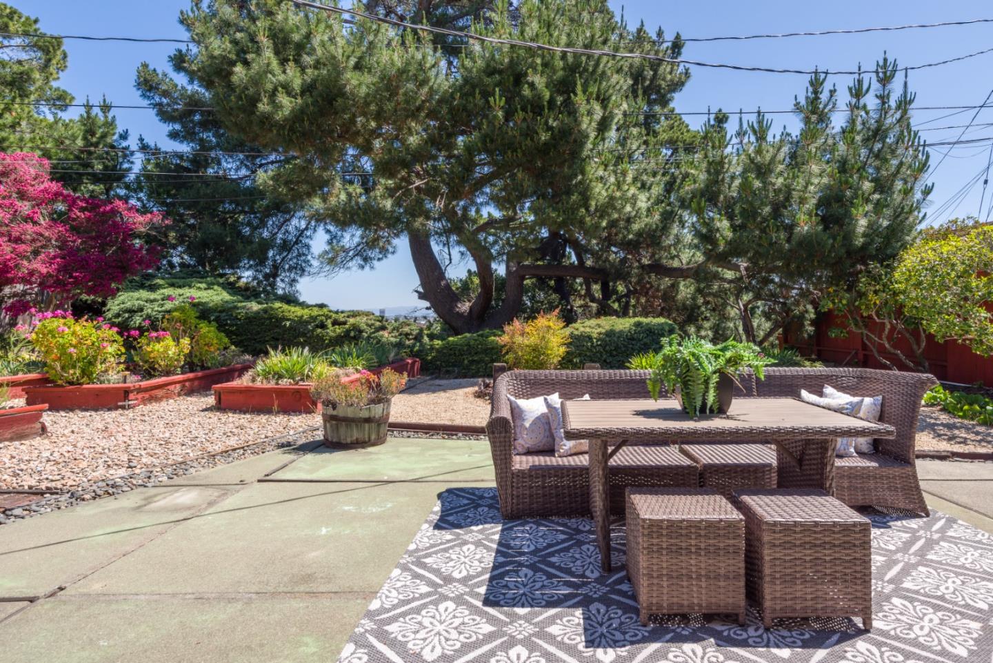 Detail Gallery Image 14 of 16 For 3223 Monterey St, San Mateo,  CA 94403 - 3 Beds | 1/1 Baths
