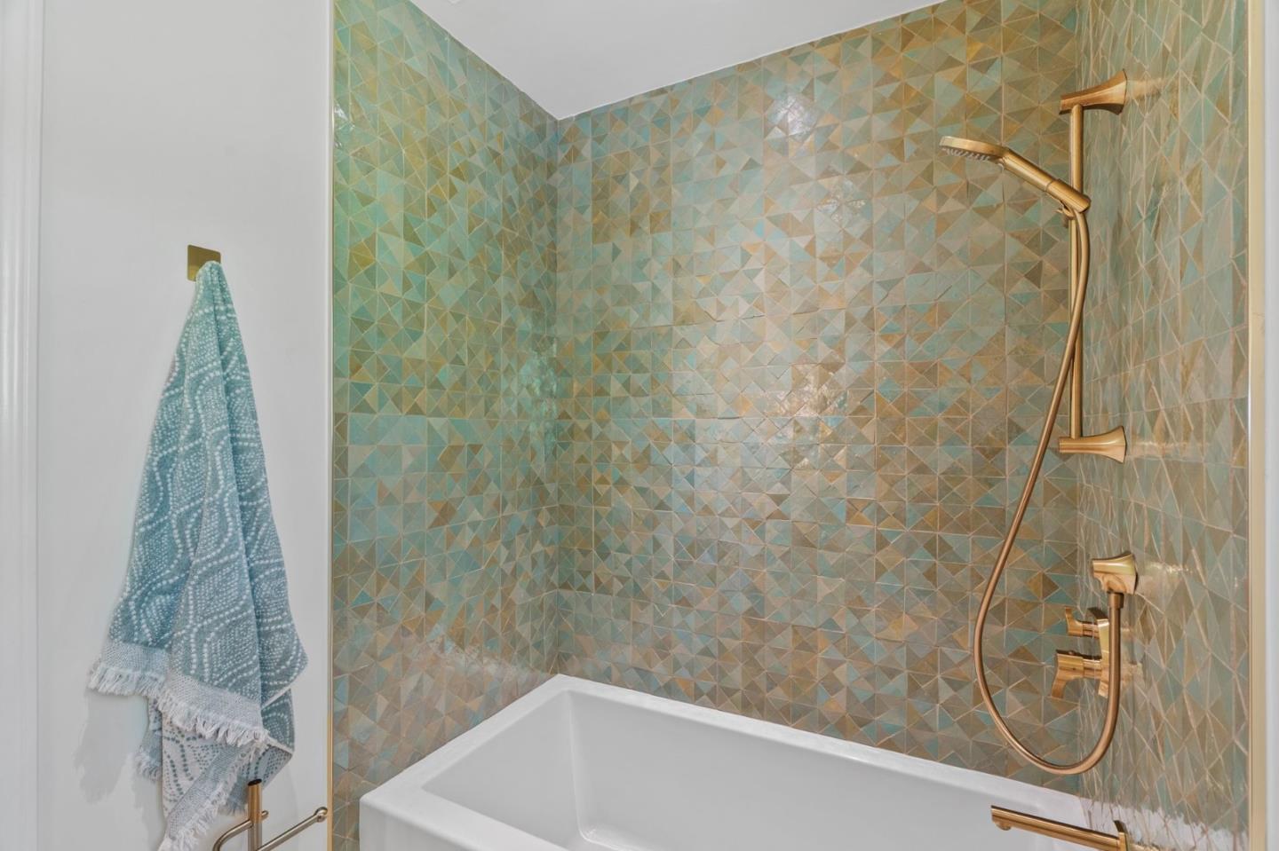 Detail Gallery Image 26 of 58 For 218 Casitas Bulevar, Los Gatos,  CA 95032 - 5 Beds | 3/1 Baths