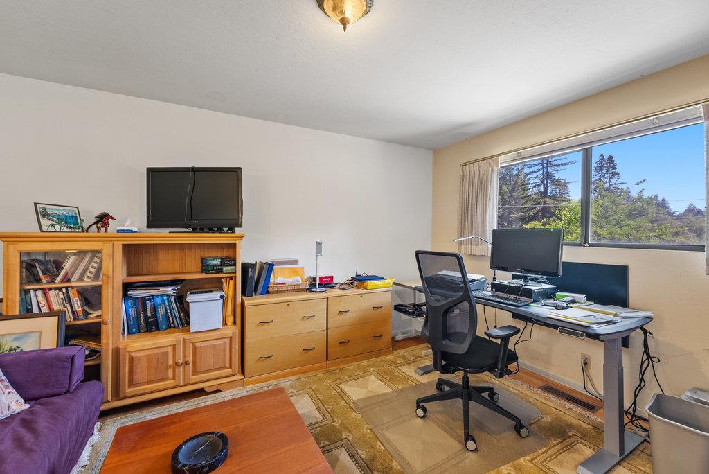 Detail Gallery Image 15 of 38 For 50 Nichols Dr, Santa Cruz,  CA 95060 - 3 Beds | 2 Baths