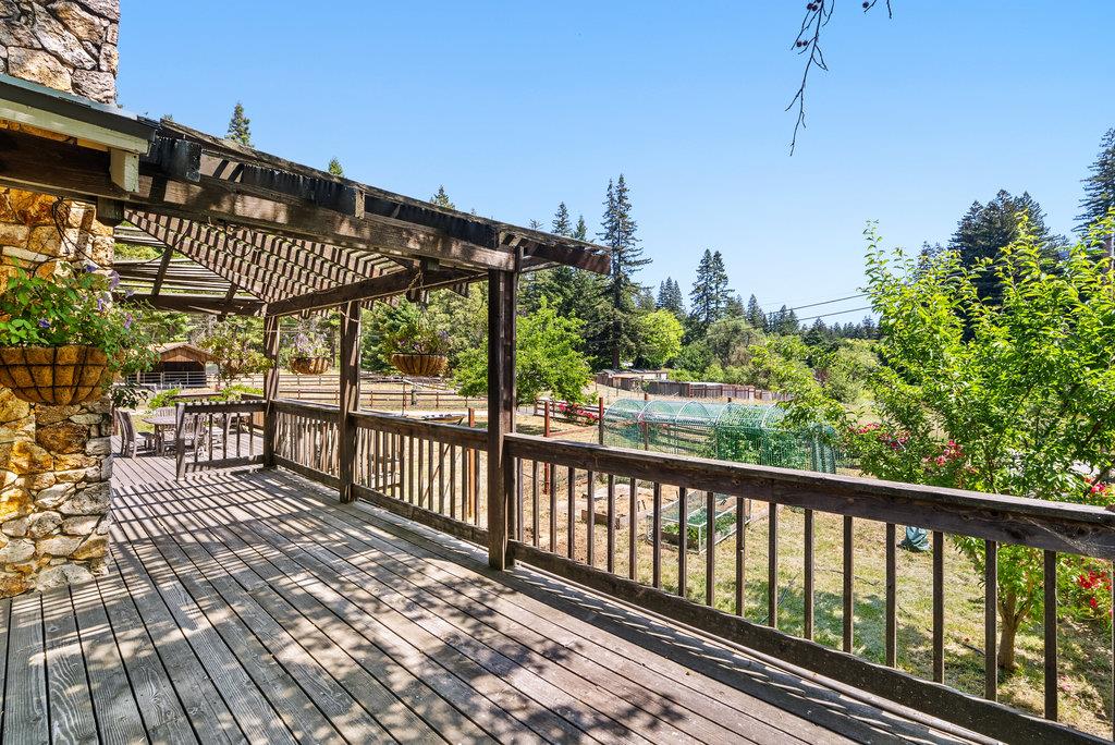 Detail Gallery Image 22 of 38 For 50 Nichols Dr, Santa Cruz,  CA 95060 - 3 Beds | 2 Baths