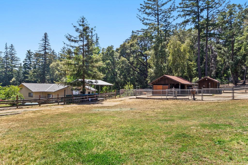 Detail Gallery Image 3 of 38 For 50 Nichols Dr, Santa Cruz,  CA 95060 - 3 Beds | 2 Baths