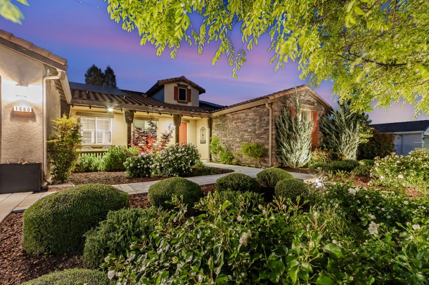 Detail Gallery Image 3 of 25 For 1660 Martinez Way, Morgan Hill,  CA 95037 - 4 Beds | 3 Baths