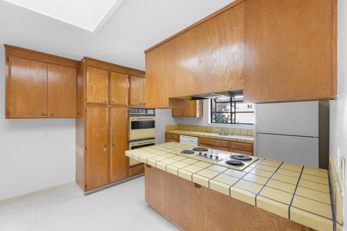 Detail Gallery Image 10 of 32 For 6015 Fernglen Dr, San Jose,  CA 95123 - 4 Beds | 2 Baths