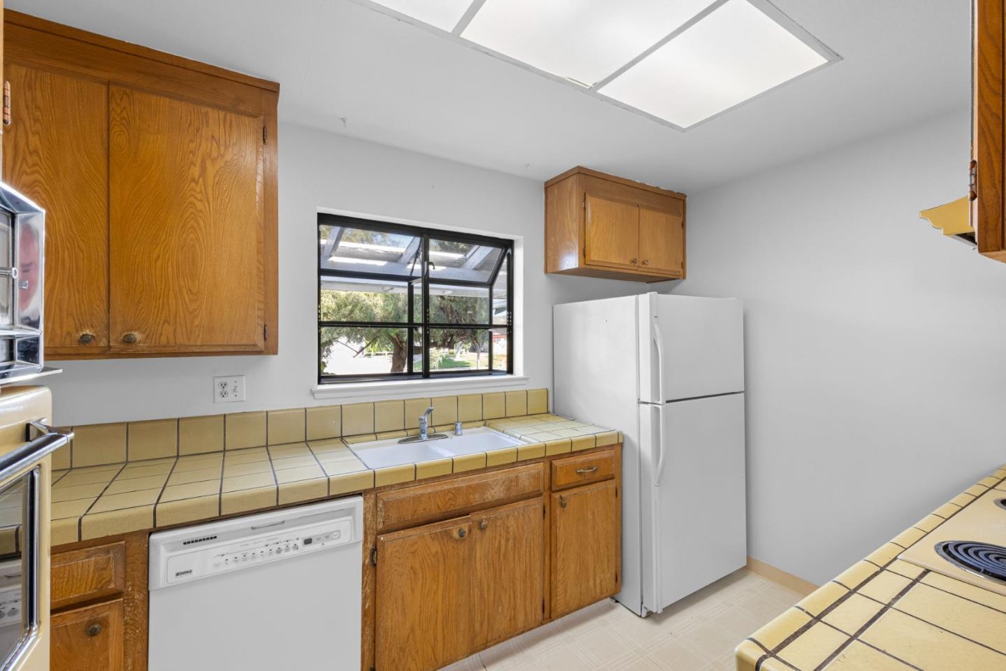 Detail Gallery Image 11 of 32 For 6015 Fernglen Dr, San Jose,  CA 95123 - 4 Beds | 2 Baths