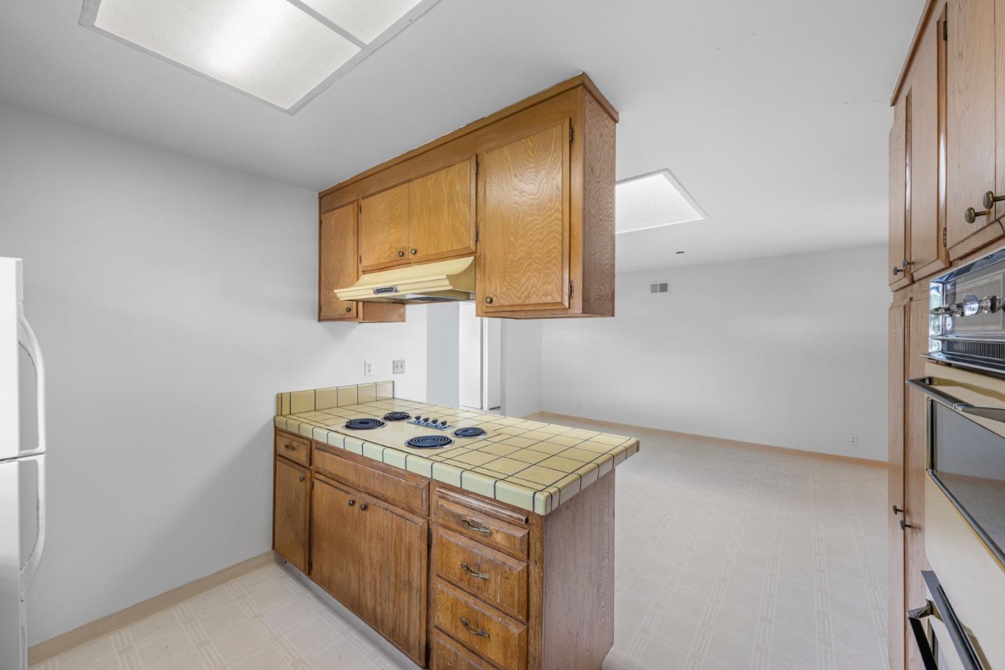 Detail Gallery Image 12 of 32 For 6015 Fernglen Dr, San Jose,  CA 95123 - 4 Beds | 2 Baths