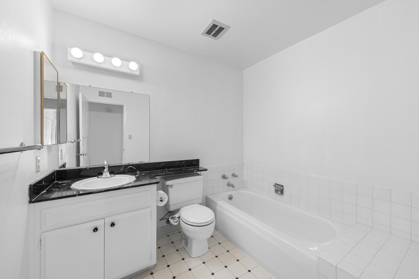 Detail Gallery Image 20 of 32 For 6015 Fernglen Dr, San Jose,  CA 95123 - 4 Beds | 2 Baths
