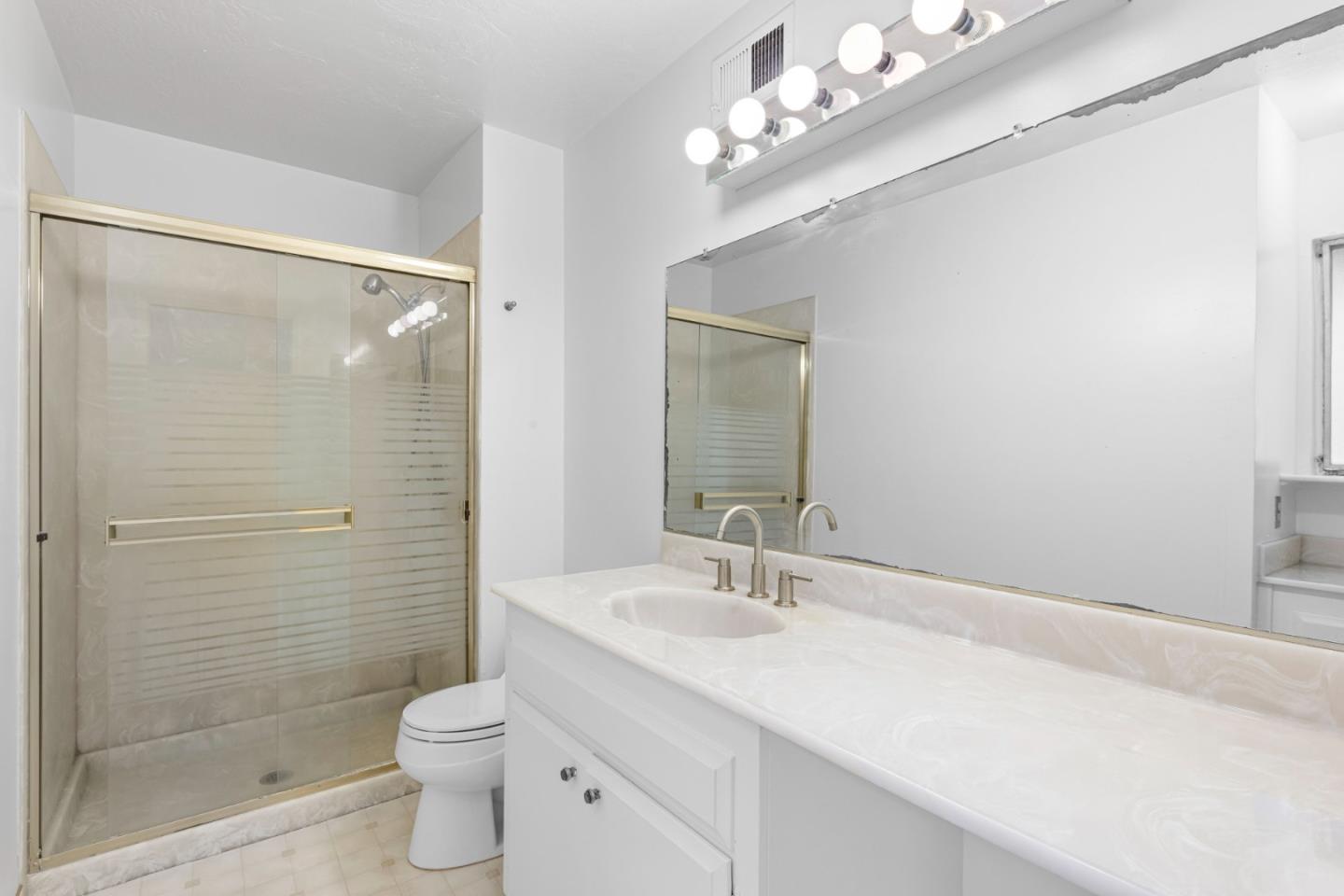 Detail Gallery Image 24 of 32 For 6015 Fernglen Dr, San Jose,  CA 95123 - 4 Beds | 2 Baths