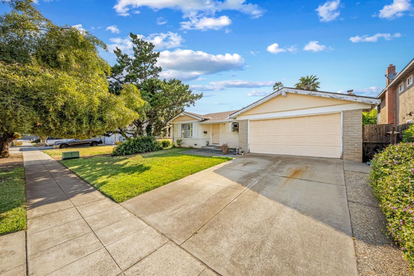 Detail Gallery Image 3 of 32 For 6015 Fernglen Dr, San Jose,  CA 95123 - 4 Beds | 2 Baths
