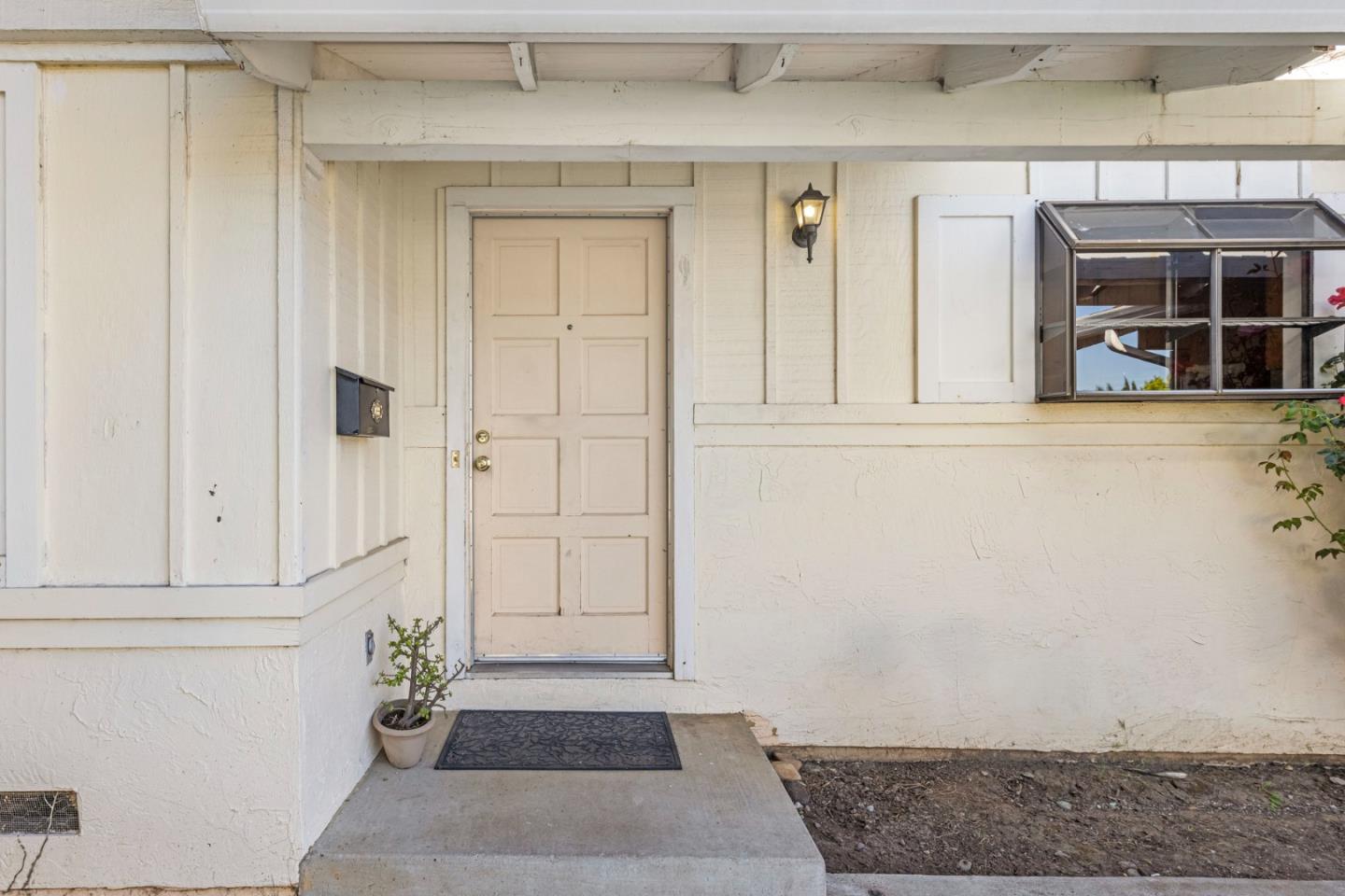 Detail Gallery Image 5 of 32 For 6015 Fernglen Dr, San Jose,  CA 95123 - 4 Beds | 2 Baths