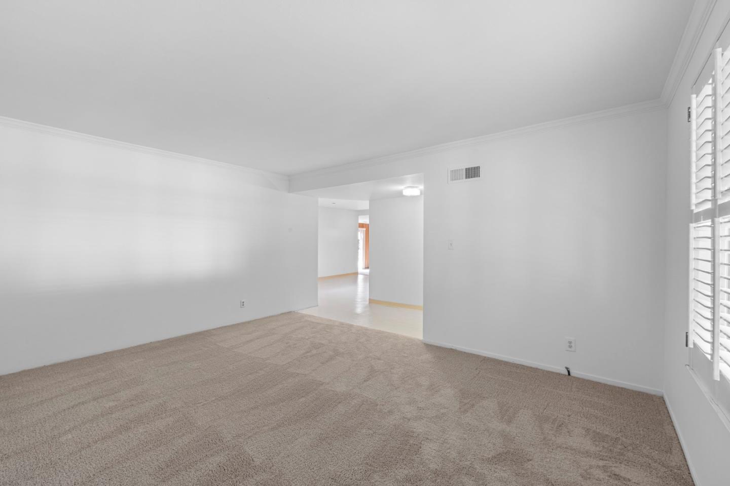 Detail Gallery Image 8 of 32 For 6015 Fernglen Dr, San Jose,  CA 95123 - 4 Beds | 2 Baths