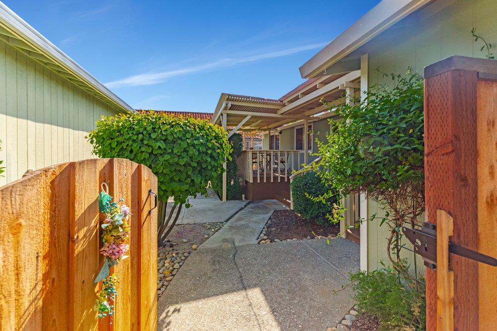 Detail Gallery Image 3 of 36 For 199 Leisure Dr #199,  Morgan Hill,  CA 95037 - 2 Beds | 3 Baths