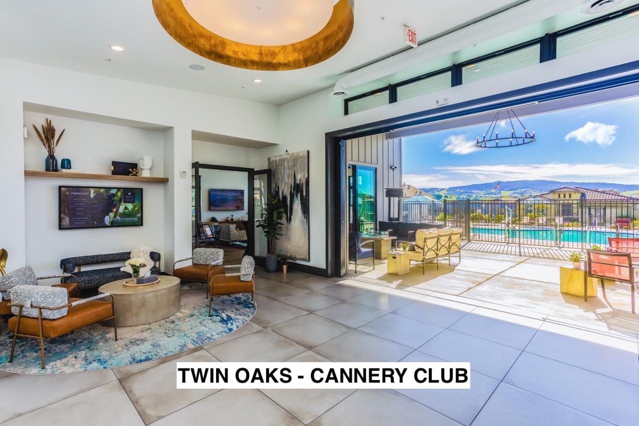 Detail Gallery Image 12 of 20 For 2140 White Oak Dr, Hollister,  CA 95023 - 2 Beds | 2 Baths