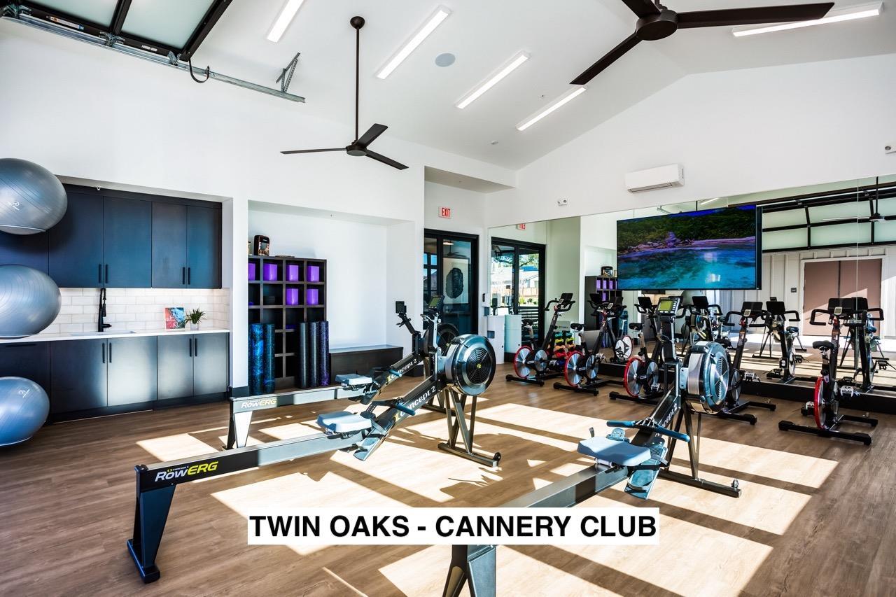 Detail Gallery Image 17 of 20 For 2140 White Oak Dr, Hollister,  CA 95023 - 2 Beds | 2 Baths