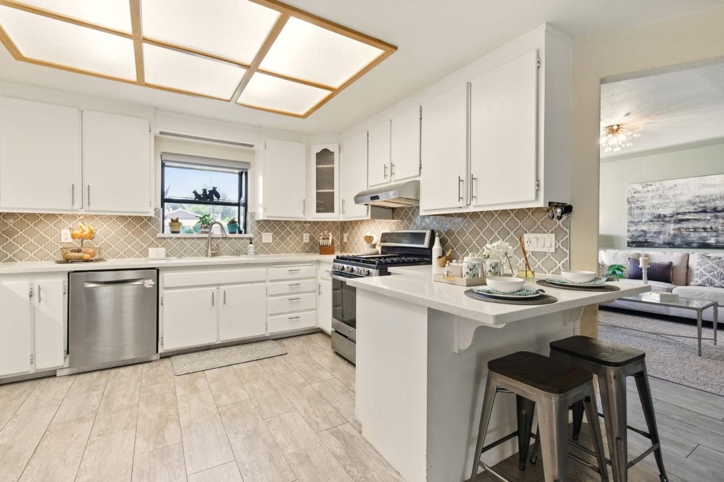 Detail Gallery Image 4 of 24 For 39332 Wilford St, Fremont,  CA 94538 - 4 Beds | 2 Baths