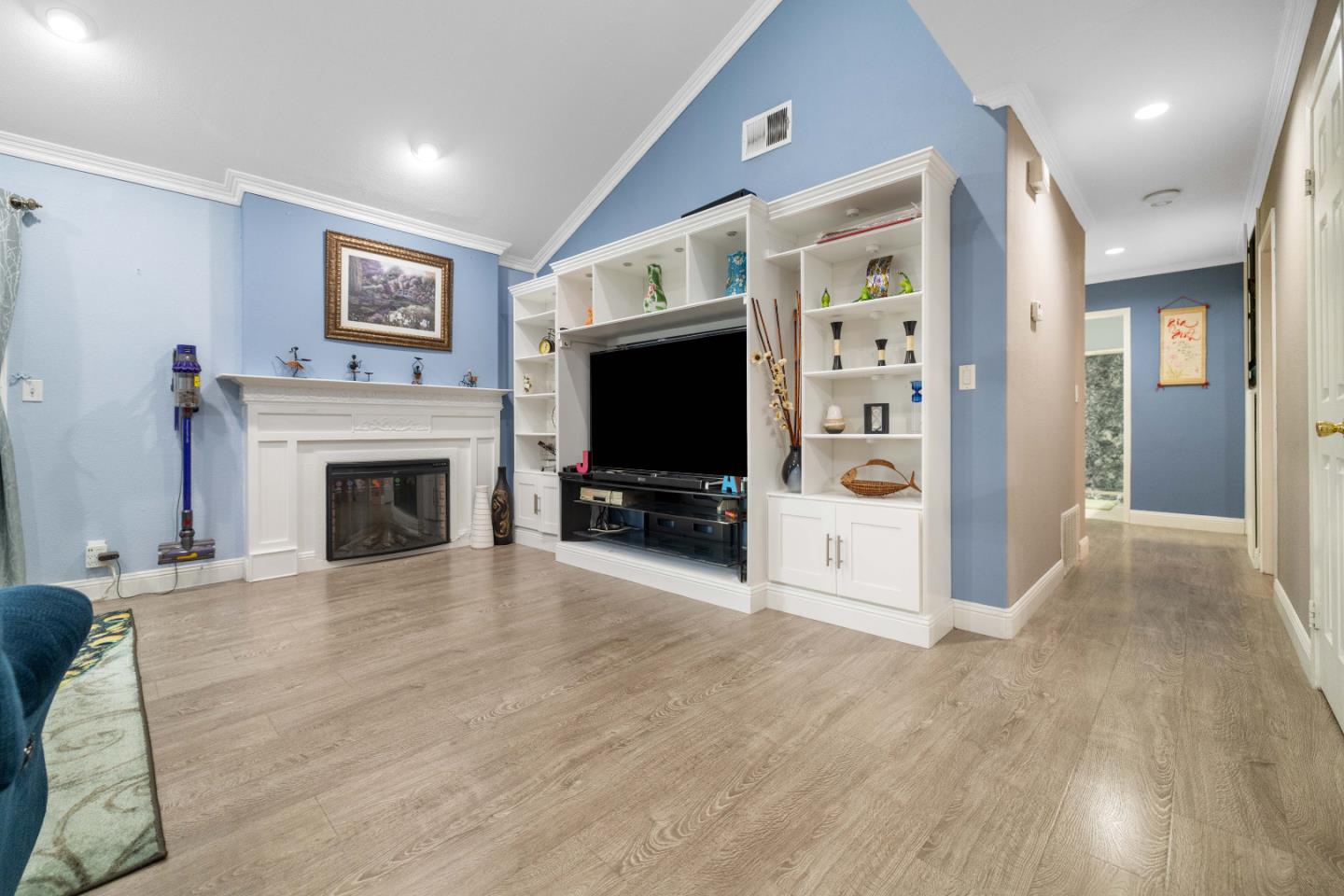 Detail Gallery Image 2 of 34 For 224 Cheris Dr, San Jose,  CA 95123 - 4 Beds | 2 Baths