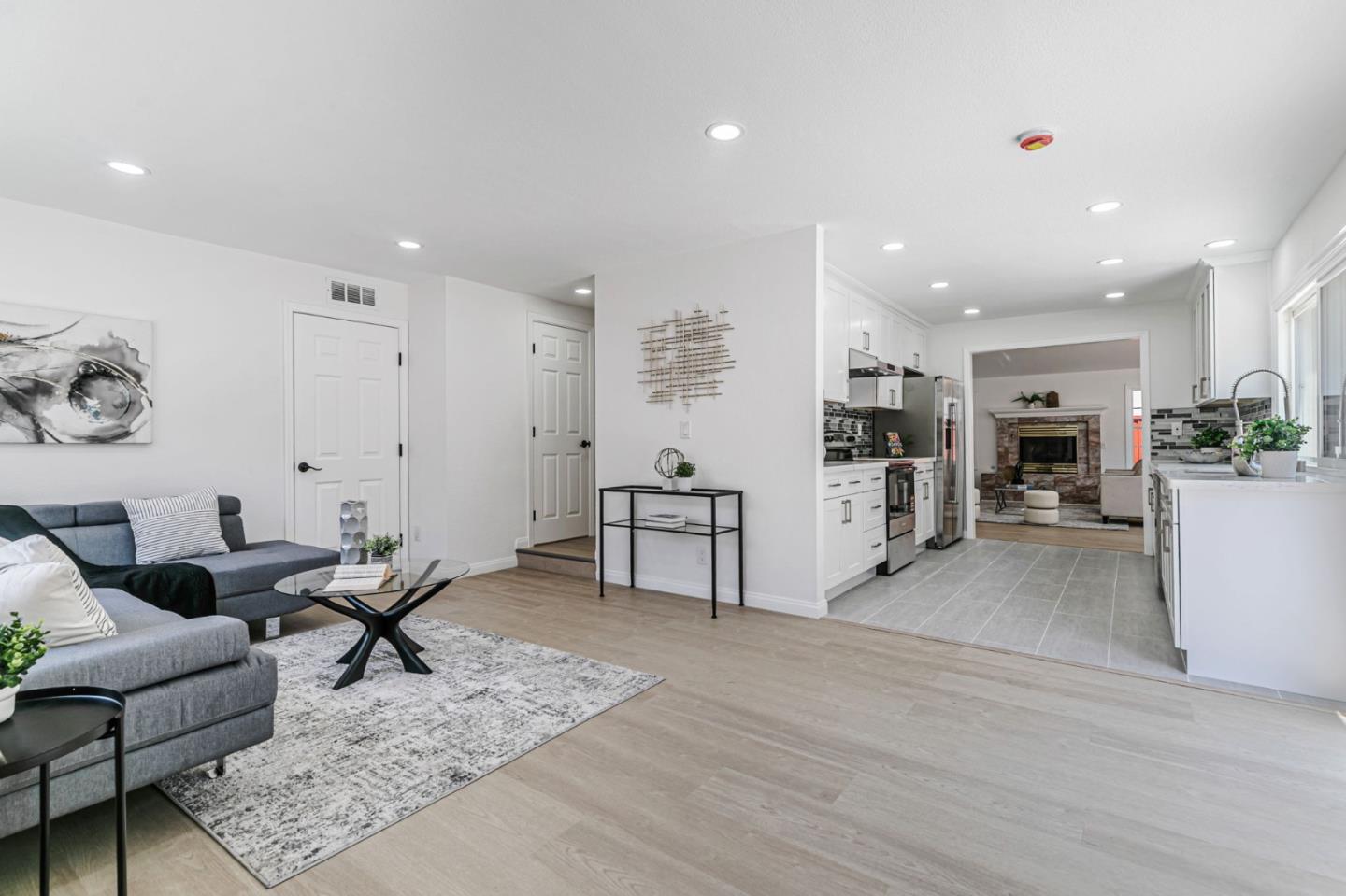 Detail Gallery Image 9 of 42 For 1726 Cheney Dr, San Jose,  CA 95128 - 5 Beds | 3/1 Baths