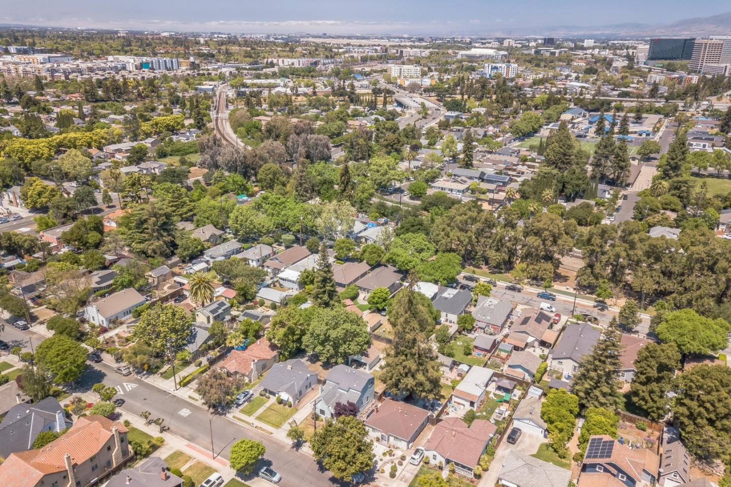 Detail Gallery Image 13 of 41 For 523 Hull Ave, San Jose,  CA 95125 - 4 Beds | 2 Baths