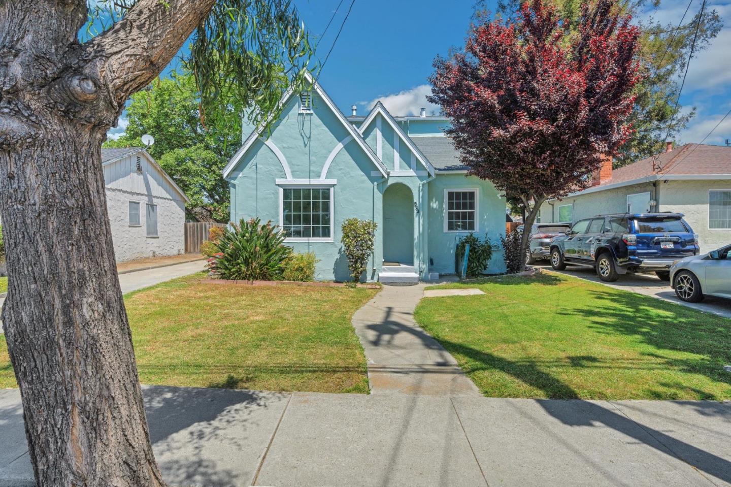 Detail Gallery Image 2 of 41 For 523 Hull Ave, San Jose,  CA 95125 - 4 Beds | 2 Baths