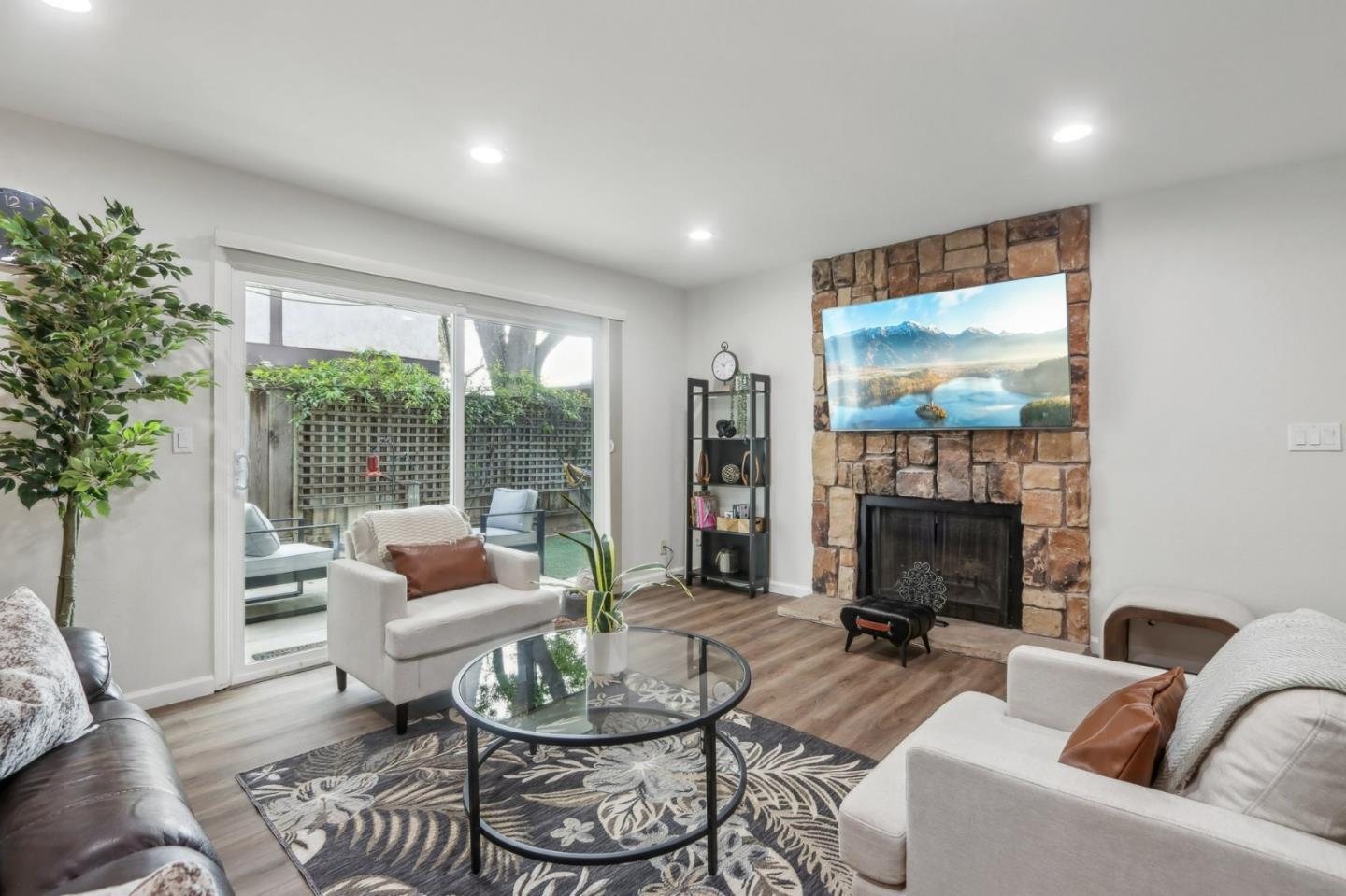 Detail Gallery Image 4 of 39 For 7122 Menaul Ct, San Jose,  CA 95139 - 3 Beds | 2/1 Baths