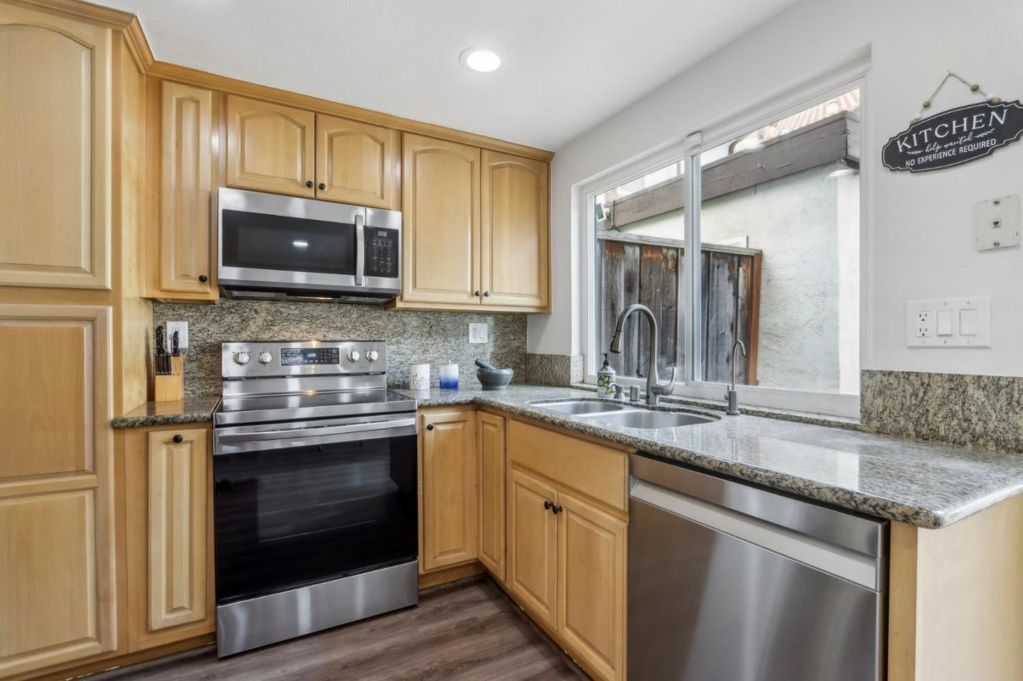 Detail Gallery Image 8 of 39 For 7122 Menaul Ct, San Jose,  CA 95139 - 3 Beds | 2/1 Baths
