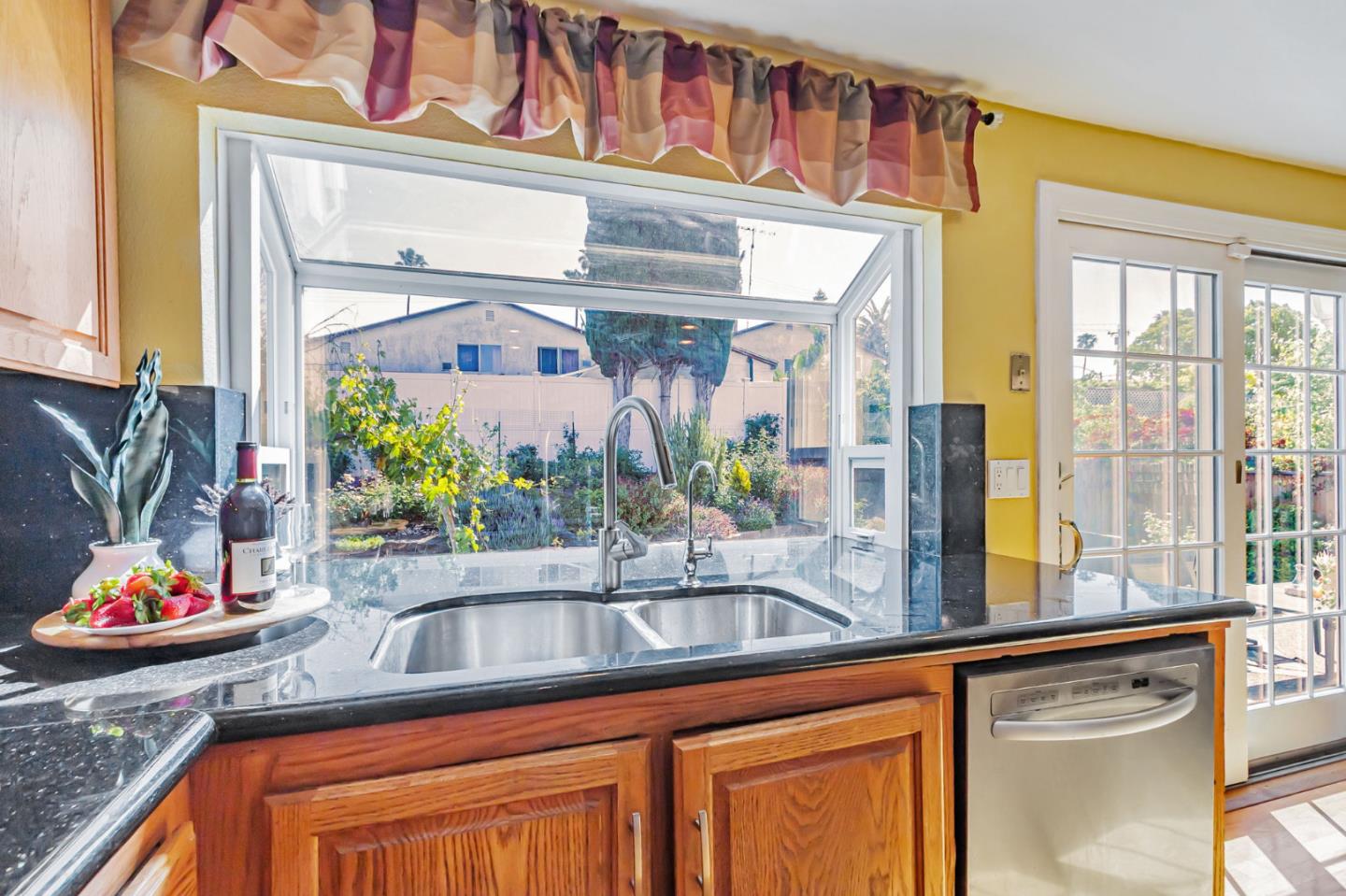 Detail Gallery Image 14 of 40 For 1158 Gurney Ct, San Jose,  CA 95132 - 4 Beds | 2/1 Baths