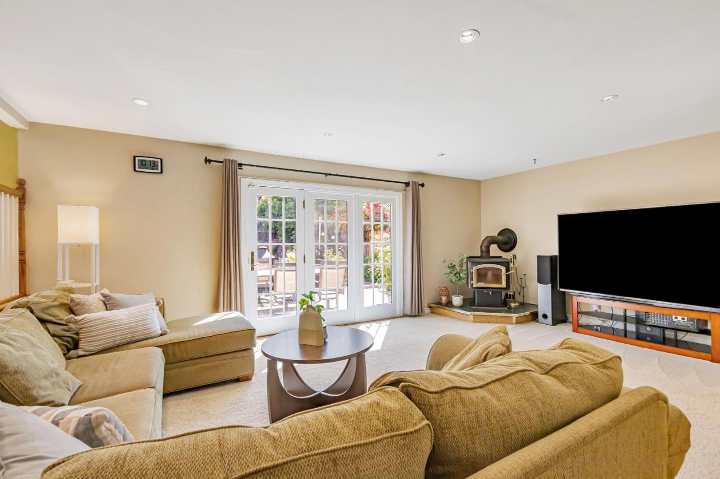 Detail Gallery Image 8 of 40 For 1158 Gurney Ct, San Jose,  CA 95132 - 4 Beds | 2/1 Baths