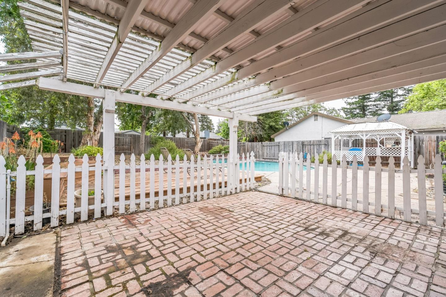 Detail Gallery Image 20 of 23 For 8175 Heather Grove Ct, Sacramento,  CA 95828 - 3 Beds | 2 Baths