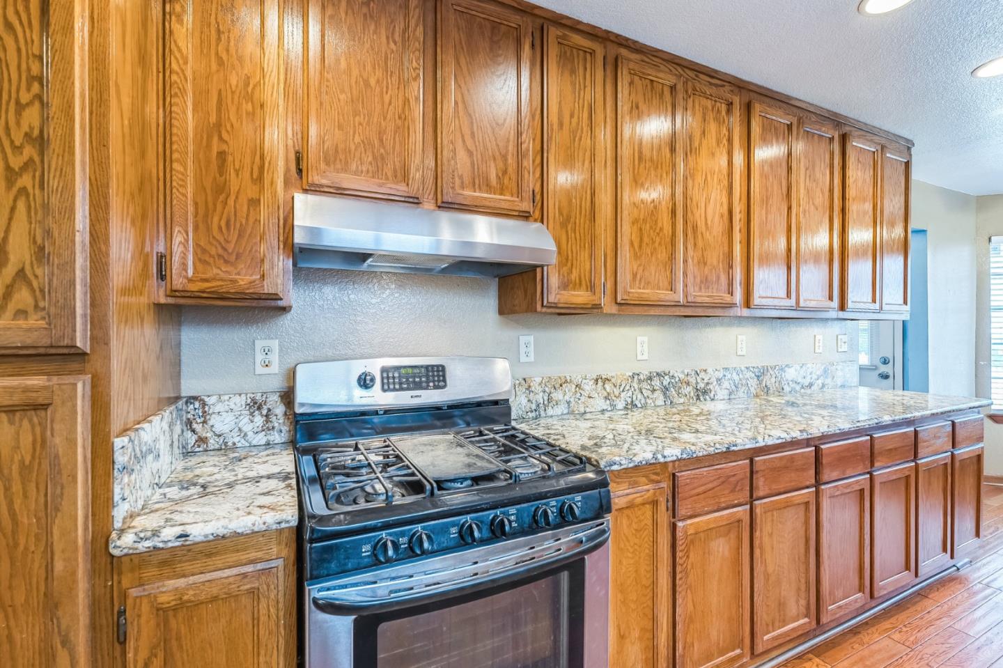 Detail Gallery Image 9 of 23 For 8175 Heather Grove Ct, Sacramento,  CA 95828 - 3 Beds | 2 Baths